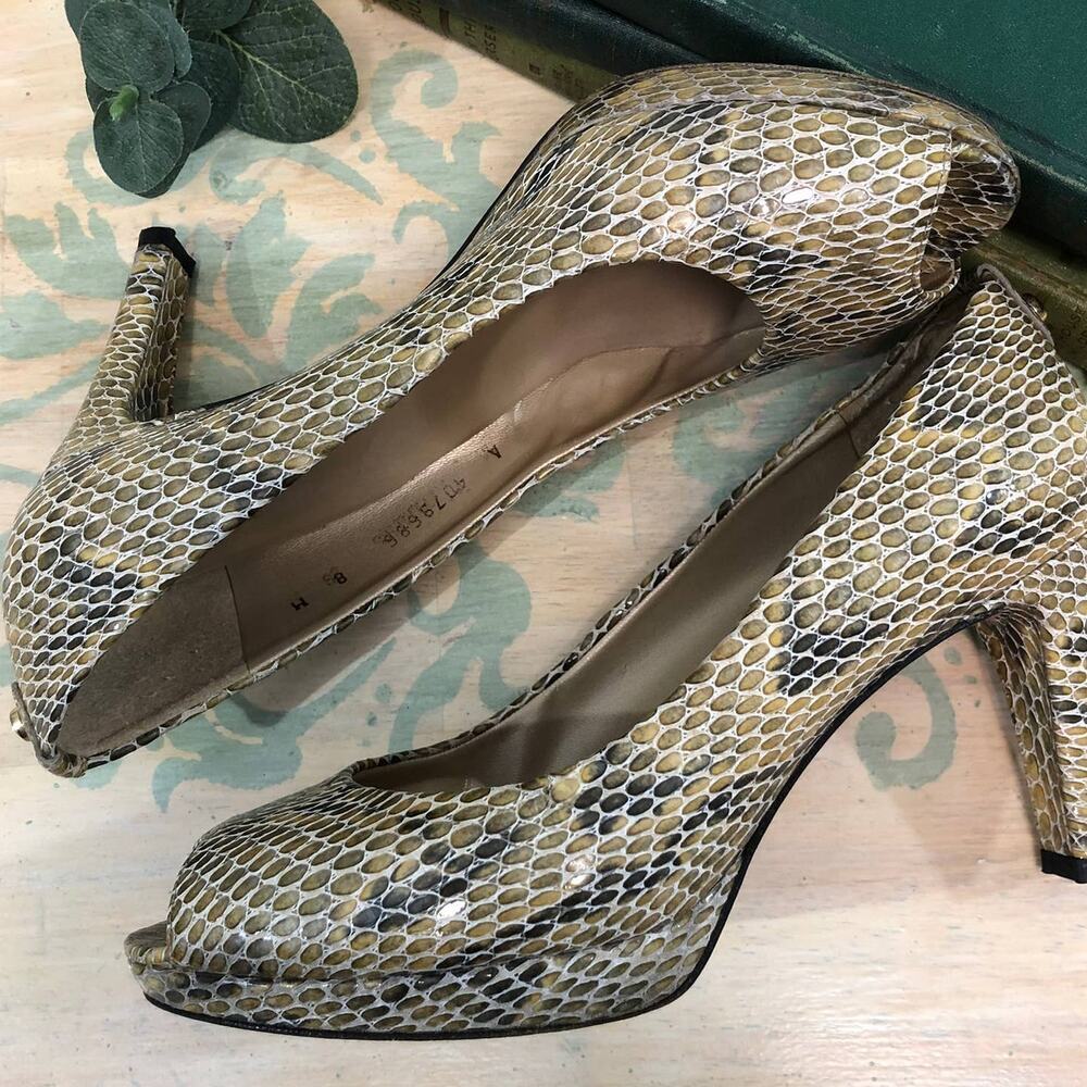 Stuart Weitzman Plainfield Snakeskin Peeptoe Platform Heels Size 8 Classic Pumps